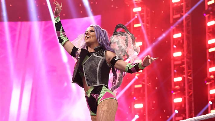 Candice Lerae Calls Out Wwe Over Smackdown Oversight Pwmania