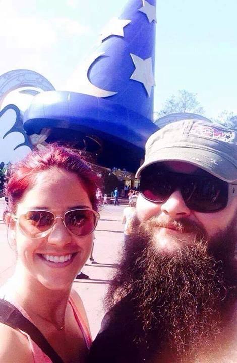 Photo Bray Wyatt With His Wife At An Amusement Park Pwmania Com