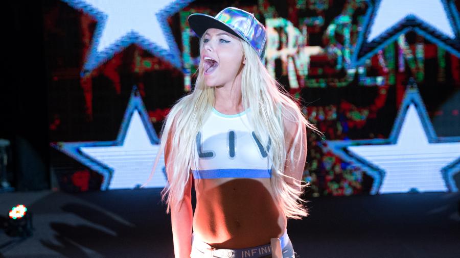 Liv Morgan Hints At Enzo Amore Cheating On Her Pwmania Com