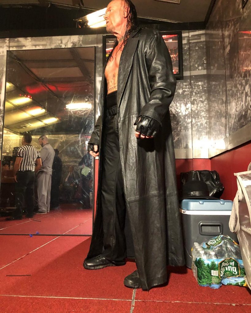 Photos Of The Undertaker Backstage At WWE RAW This Week - PWMania ...