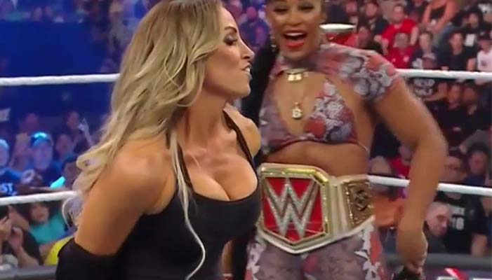 Trish Stratus Returns To Wwe Raw And Teases In Ring Return Pwmania Wrestling News 